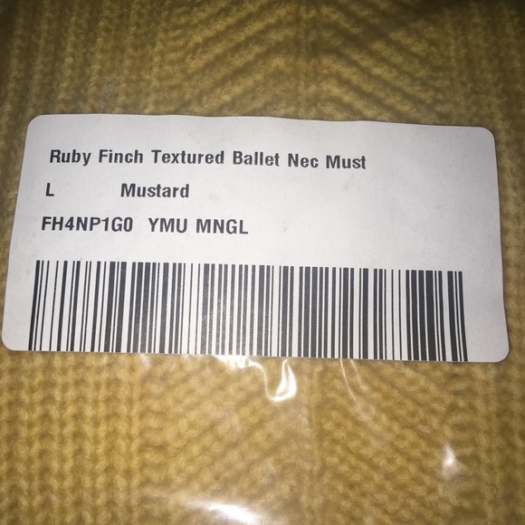 Ruby Finch Ballet Mustard Textured Sweater NWT - Picture 5 of 7